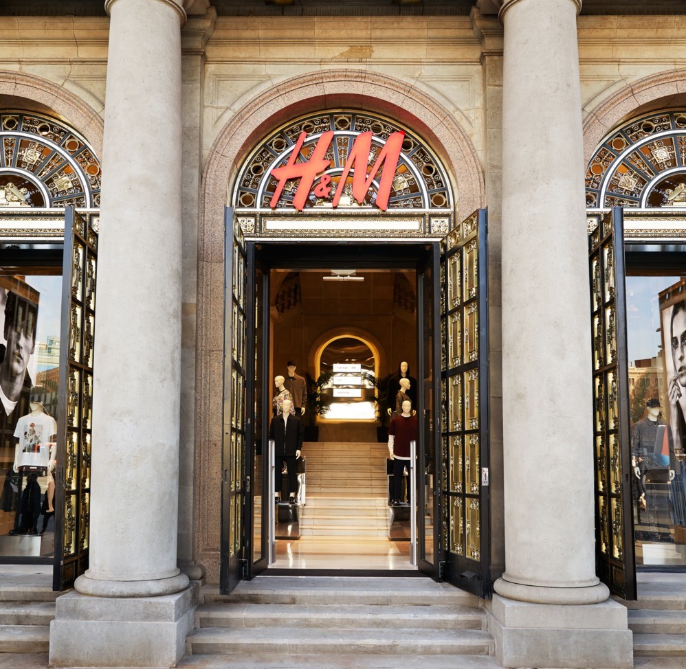 H&M cierra muchas de sus tiendas físicas y se apoya en el comercio online