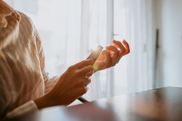 cómo quitarse las uñas de gel en casa