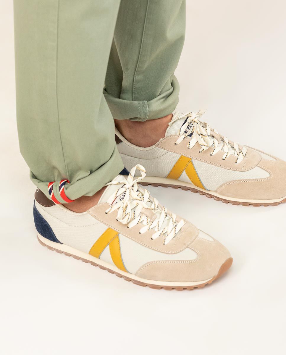 Las zapatillas pisan la oficina