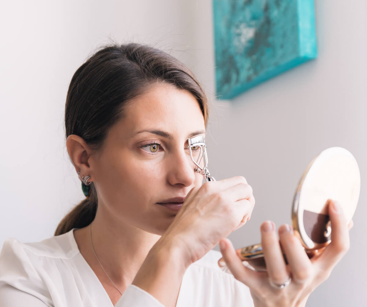 Cómo alargar las pestañas y darles volumen, 3 trucos que te encantarán