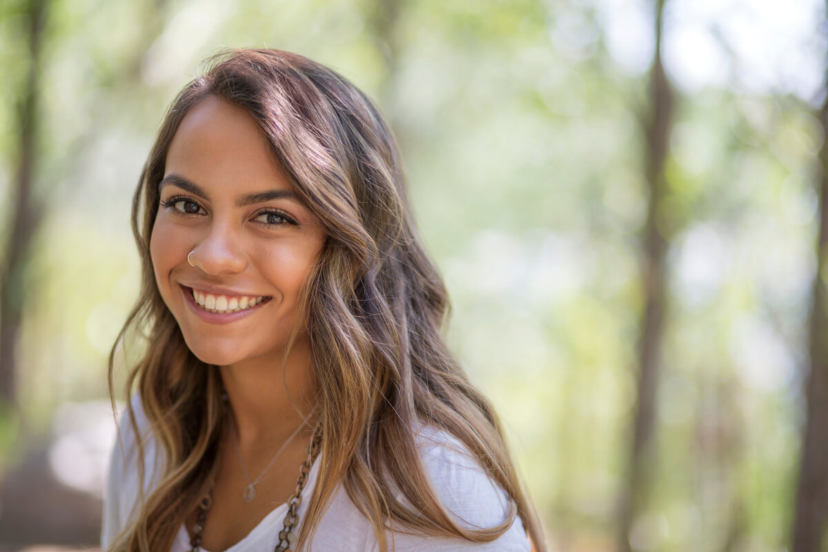 ¿Necesitas retocar las raíces de tu cabello? ¡Hazlo en casa con estos tips!