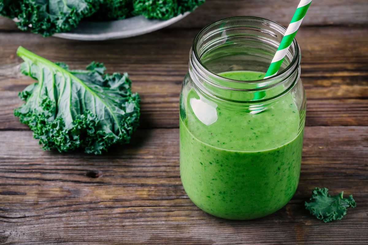 Batidos de kale, el ingrediente infalible de los batidos antiinflamatorios