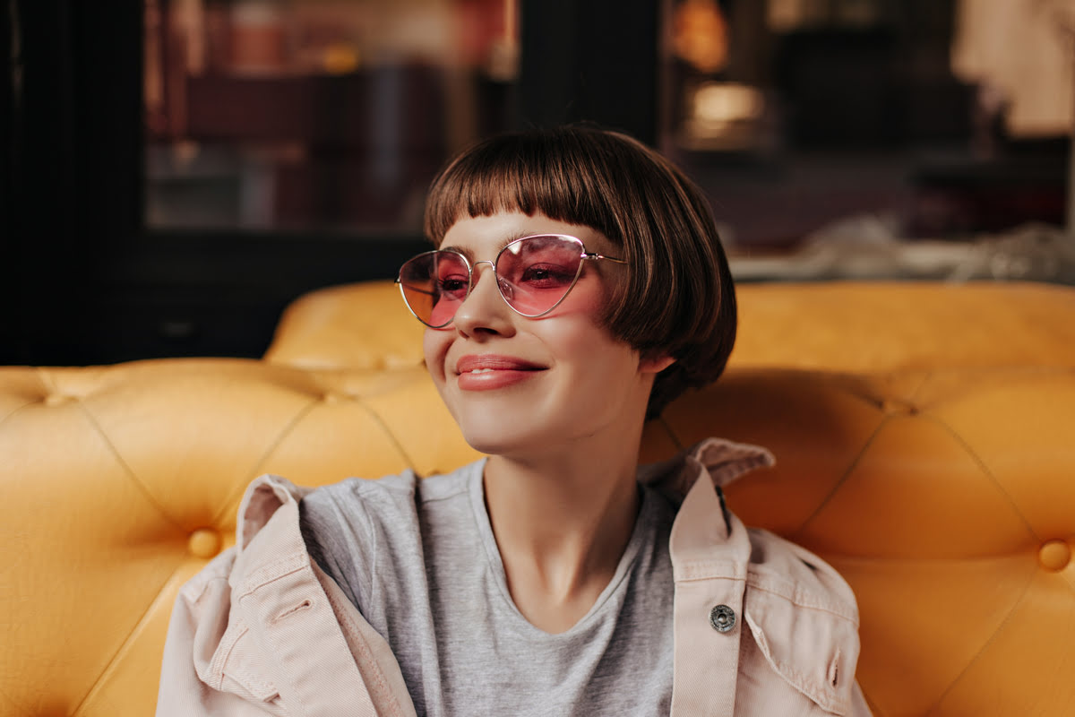 Truco: Aplica el colorete así para camuflar las ojeras 