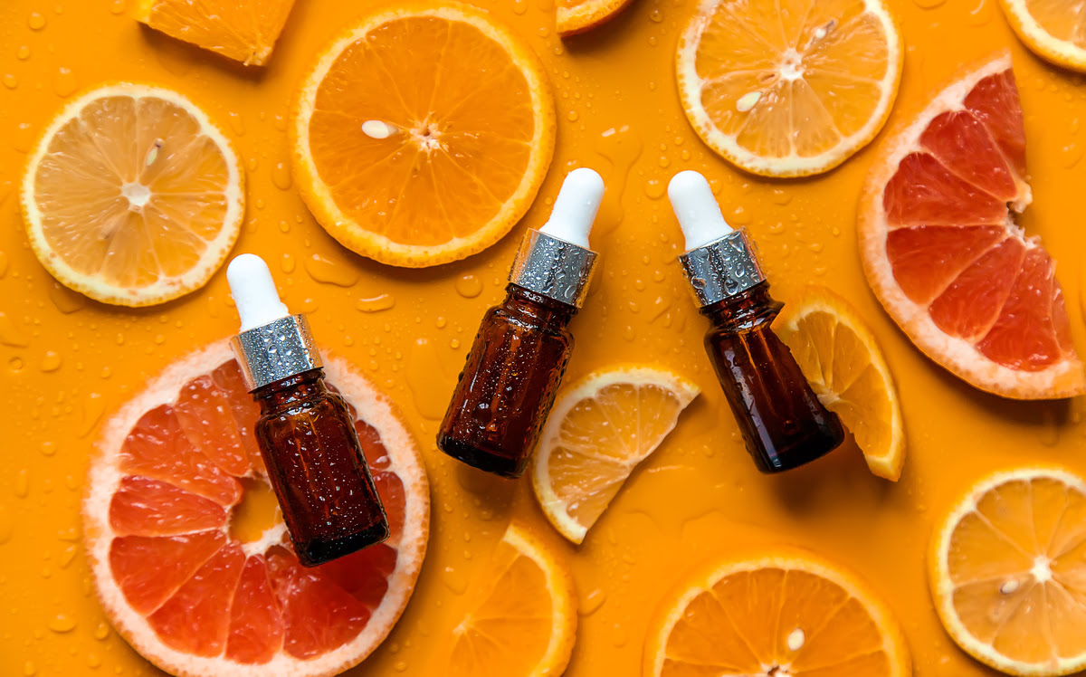4 sérums con vitamina C que están arrasando este 2025