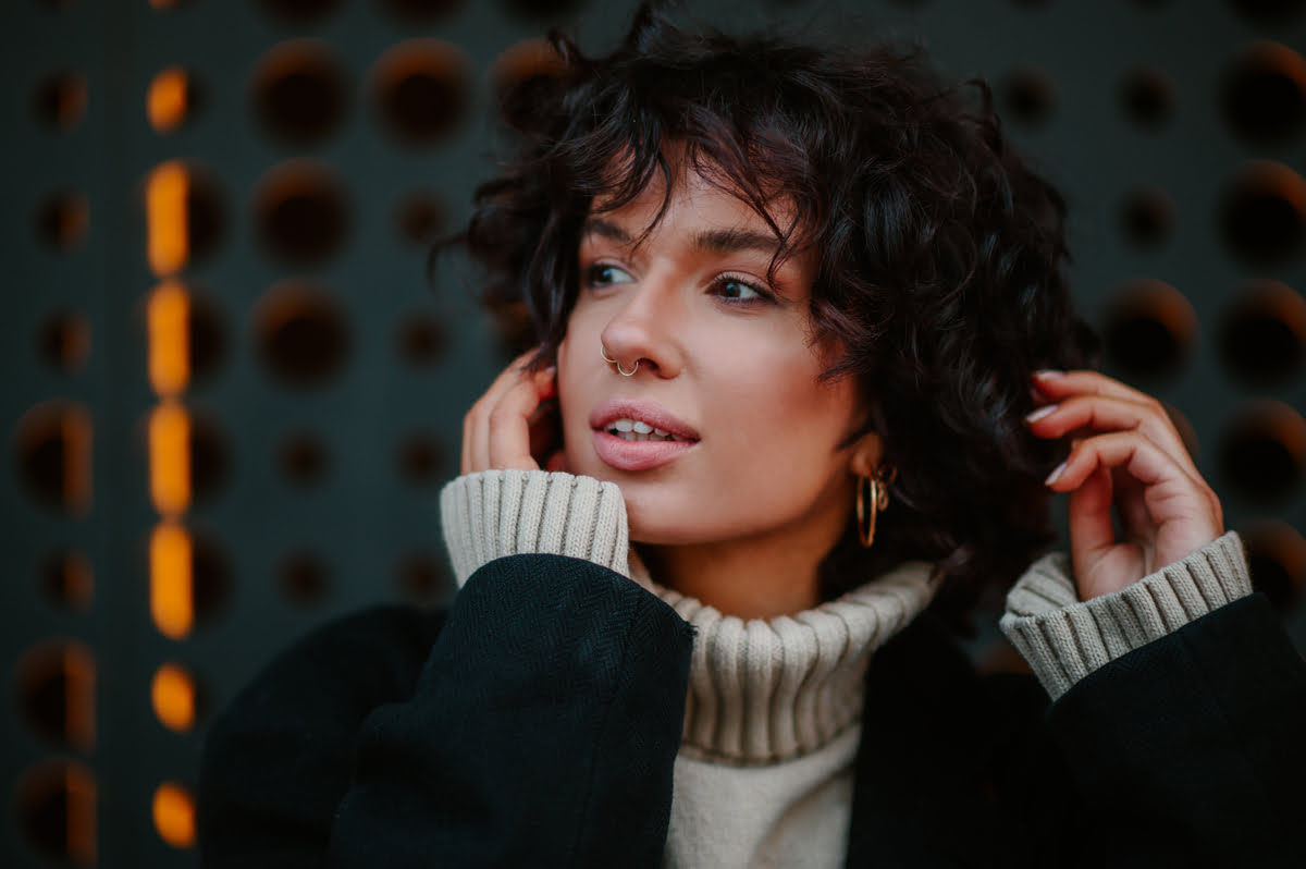 5 peinados ideales para mujeres con pelo graso