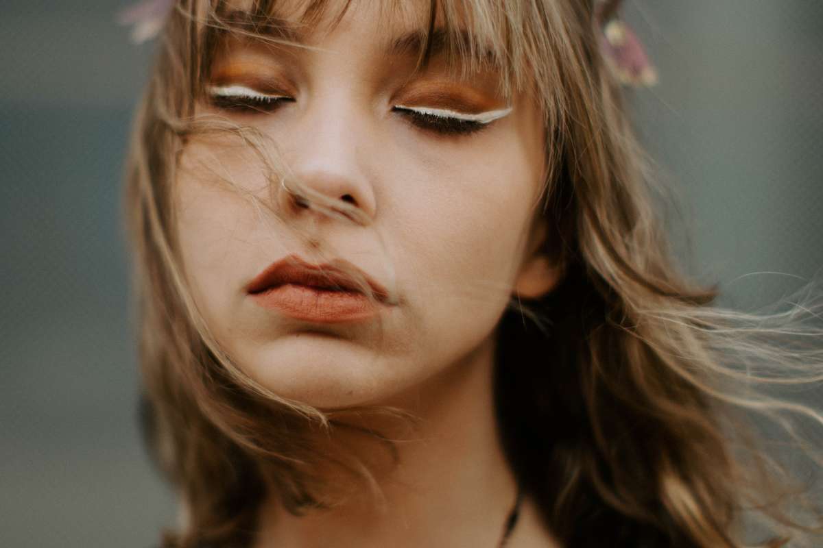 ¿Cómo usar el aceite de ricino en pestañas y cejas?