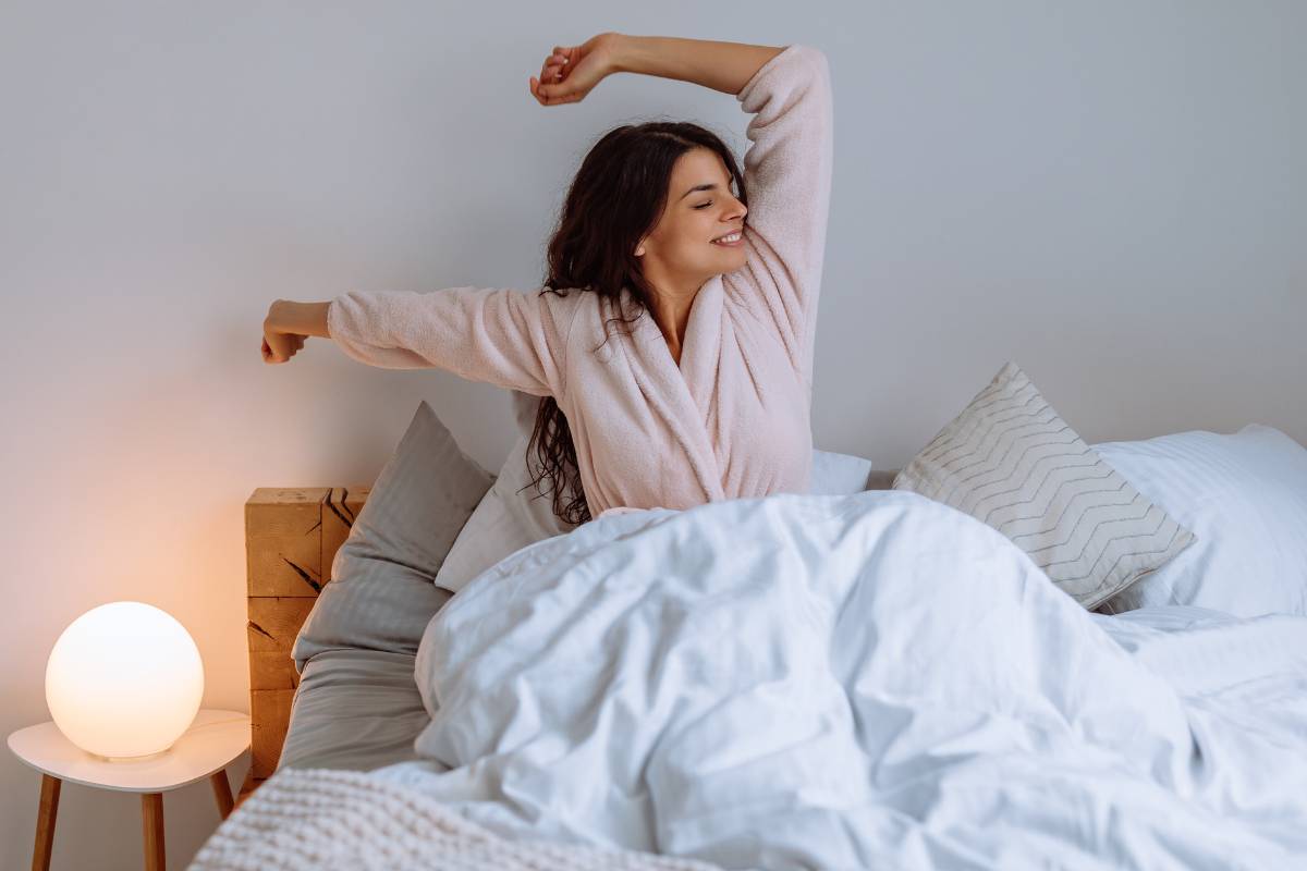 ¿Por qué tengo las arrugas más marcadas recién levantada? Te contamos cómo evitarlas