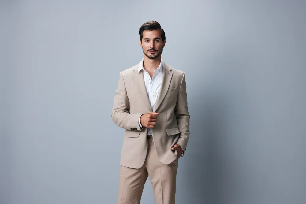 Outfit preboda para hombre: cómo lograr un look impecable sin perder naturalidad