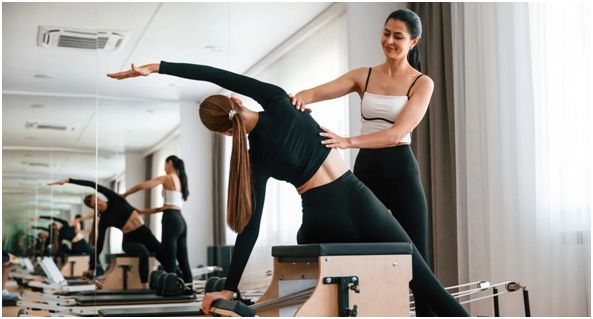 Conviértete en un profesional del bienestar: formación como profesor de Pilates y entrenador personal