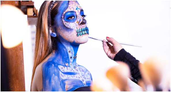 De principiante a experto: cursos de maquillaje y caracterización que transforman tu futuro