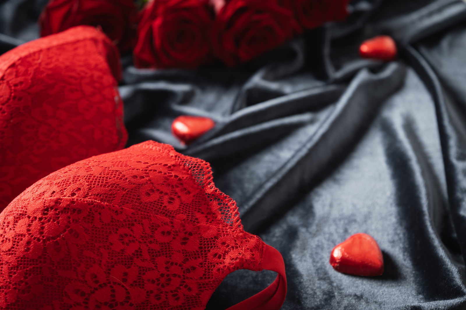 Encaje, transparencias y color: así llega la lencería más sensual para celebrar el amor