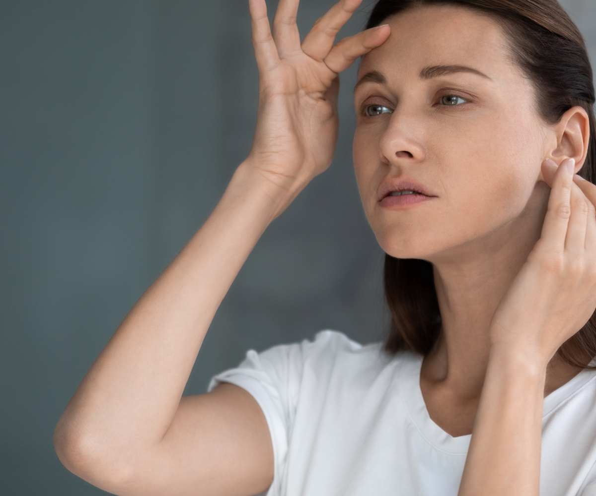 Todo lo que puedes hacer para prevenir y quitar las arrugas en la frente sin cirugía ni pinchazos