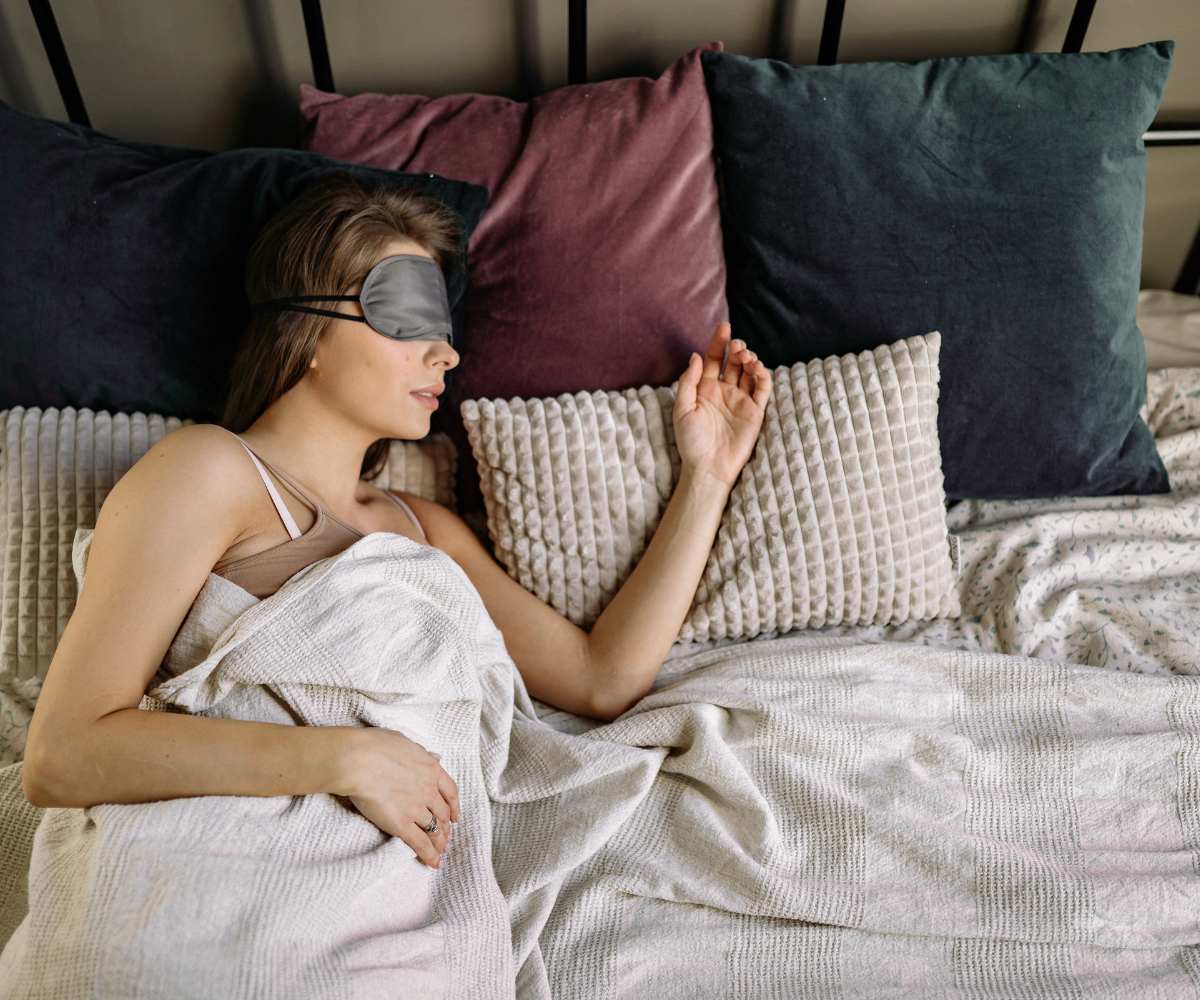 3 ejercicios para dormirse rápido (que sí funcionan)