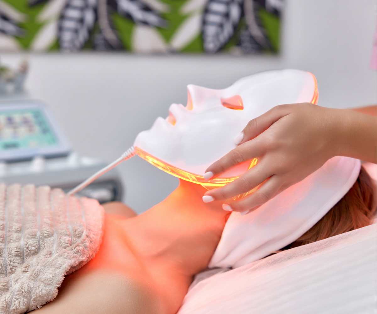 Máscara de luz led facial, ¿para qué sirve cada color?